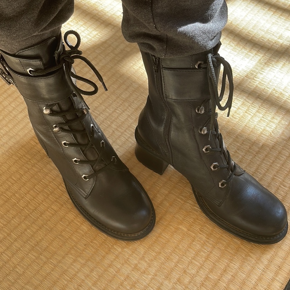 ๐ REAL LEATHER Moto Boots 2โ heel - Picture 3 of 10